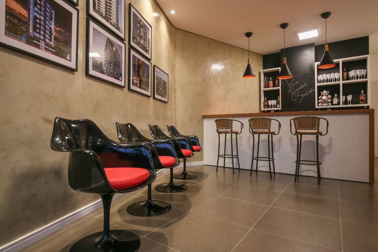 6d865852-e2a7-4c21-bc45-90726a1e6d0c